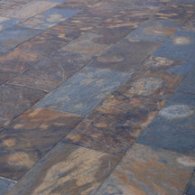 Rustique Schieferfliesen aus Naturstein, detailreiche Oberfläche und natürliche Textur, ideal für Wand- und Bodenbeläge.