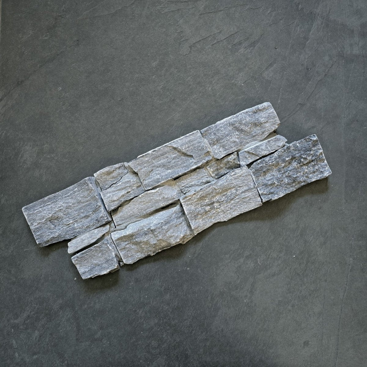 Quarzit Blue Rocks Verblender aus Naturstein, rechteckige Quarzit-Verblender für stilvolle Fassaden- und Mauergestaltung