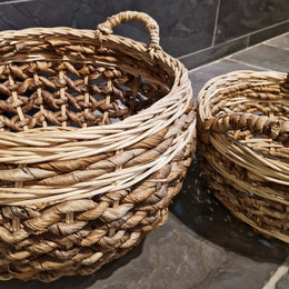  - Handgeflochtenes Körbchen aus Rattan - Badgestaltung | Afrika Naturstein