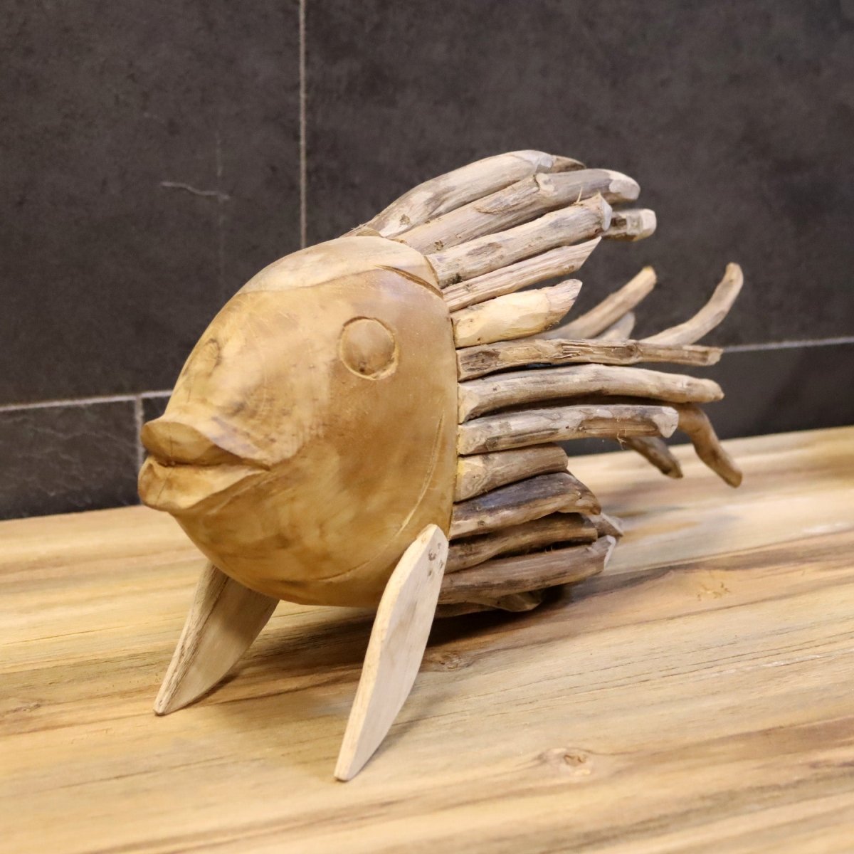 Deko Fisch aus Altholz in Badgestaltung, Maße 10 x 18 x 38 cm, von Marke TIERE, naturbelassene Holzfigur für Badezimmerdekoration