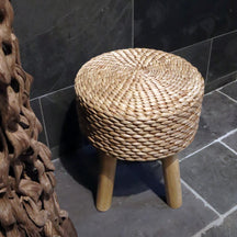 Hocker Badgestaltung mit Bananenblatt-Design, langlebig und stilvoll für modernes Badezimmer, von HOCKER.