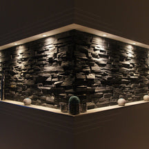 Naturstein Verblender aus Schiefer von CROSS CUT, detailreiche Textur und natürliche Farbnuancen sichtbar.