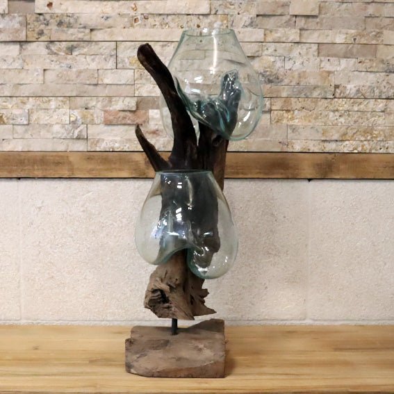 Vase aus Teak-Altholz in Badgestaltung, mit klarer Glasvase für Dekoration und Pflanzen, von VASE.