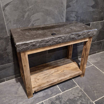 Badezimmermöbel mit Waschtisch aus Teakholz in grober Blaustein-Optik, von Denpasar, für stilvolle Badgestaltung.