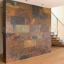 Naturstein-Schieferfliesen von RICH AUTUMN, dunkle und strukturierte Fliesen für Boden oder Wand, detailreiche Oberflächenansicht