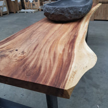 Massive Suar-Holz Waschtischplatte mit Naturkante, 240 oder 310 cm, für Badgestaltung, von Esszimmertisch