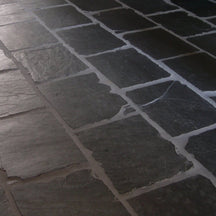 Schieferfliesen Muster in Silver Blue, gehämmert, mit attraktiver Textur und natürlichem Erscheinungsbild, von Muster.