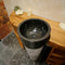Geschwungener Badschrank mit eingepasstem Standwaschbecken aus Marmor